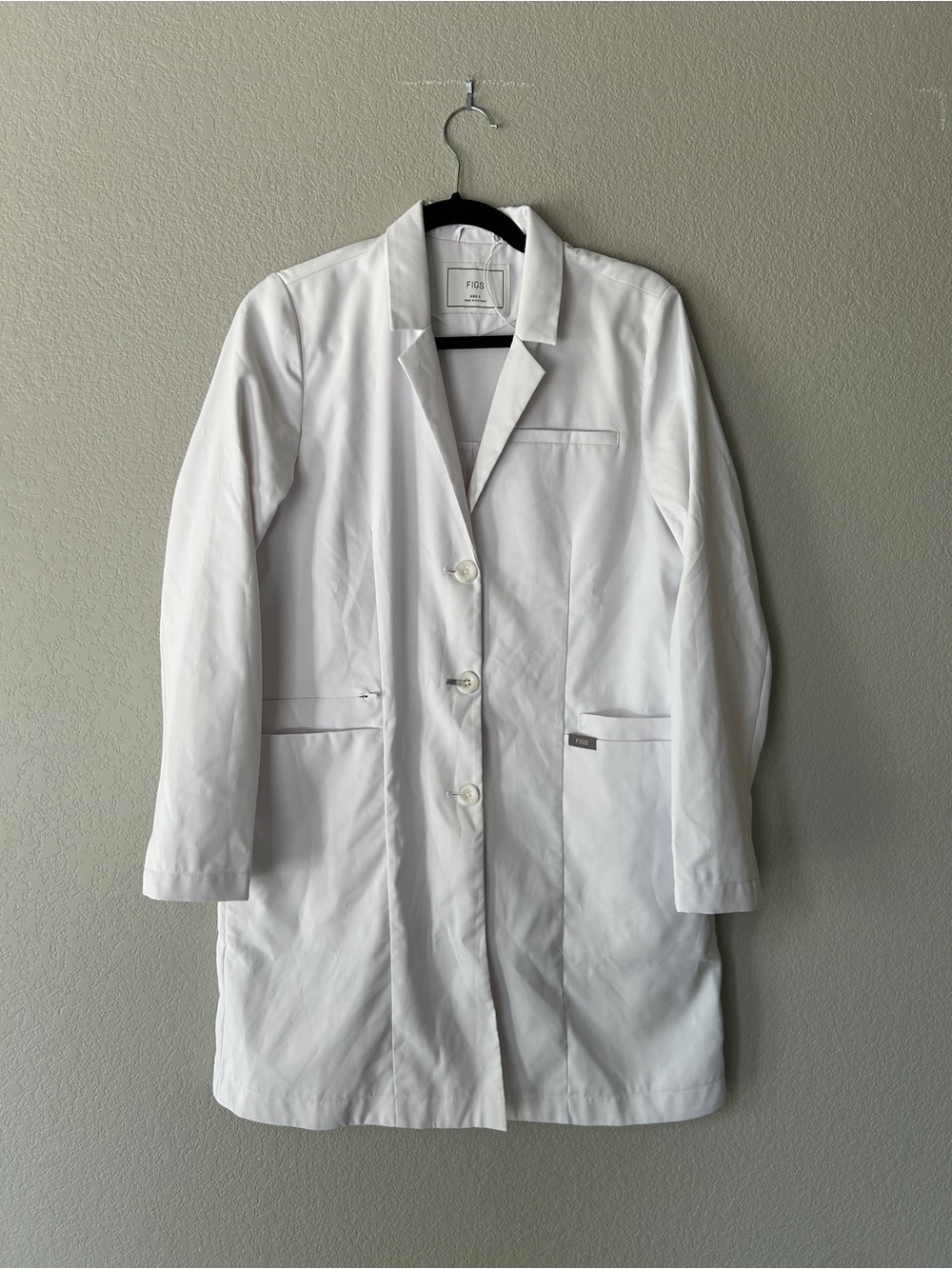 FIGS The Classic White Lab Coat | Never Worn | Women's Medium | Bellevue